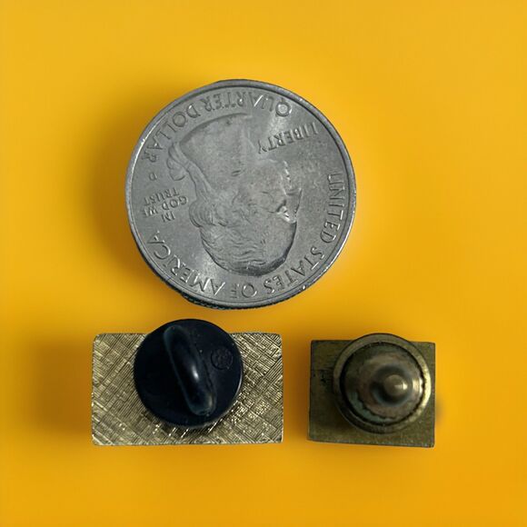 Vintage '88 SONY D-2 DE FACTO Media Pins ,Broadcasting & Video Production - Picture 2 of 2